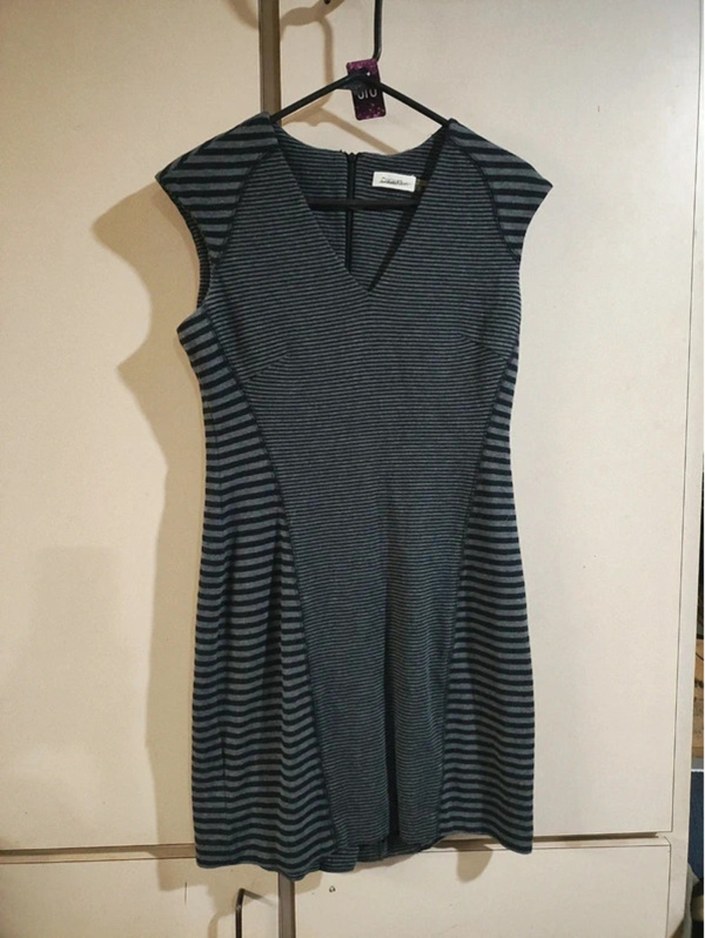 Calvin Klein size 8 sleeveless striped dress black and gray